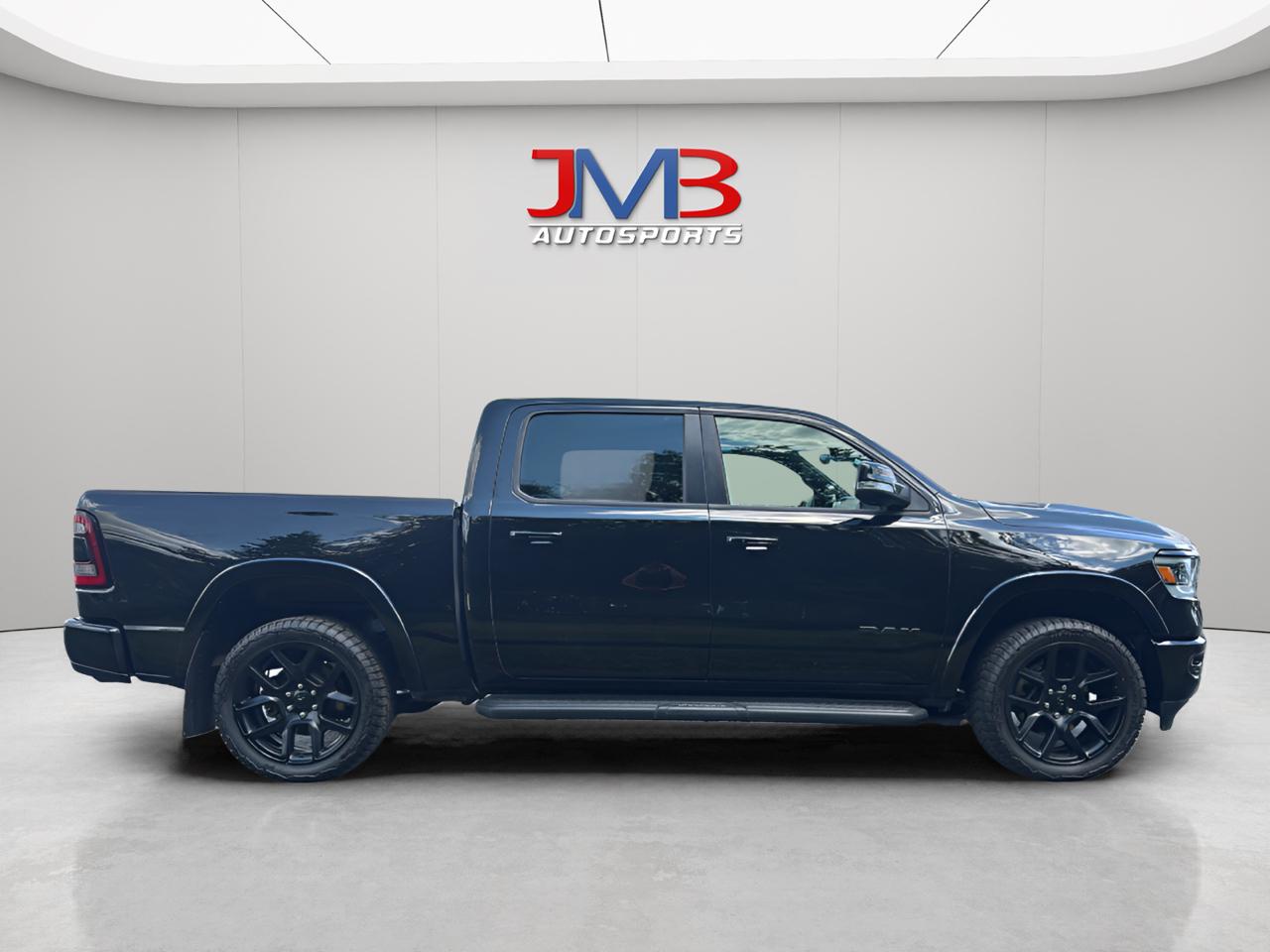 RAM 1500 Laramie Crew Cab SWB 4WD 2022