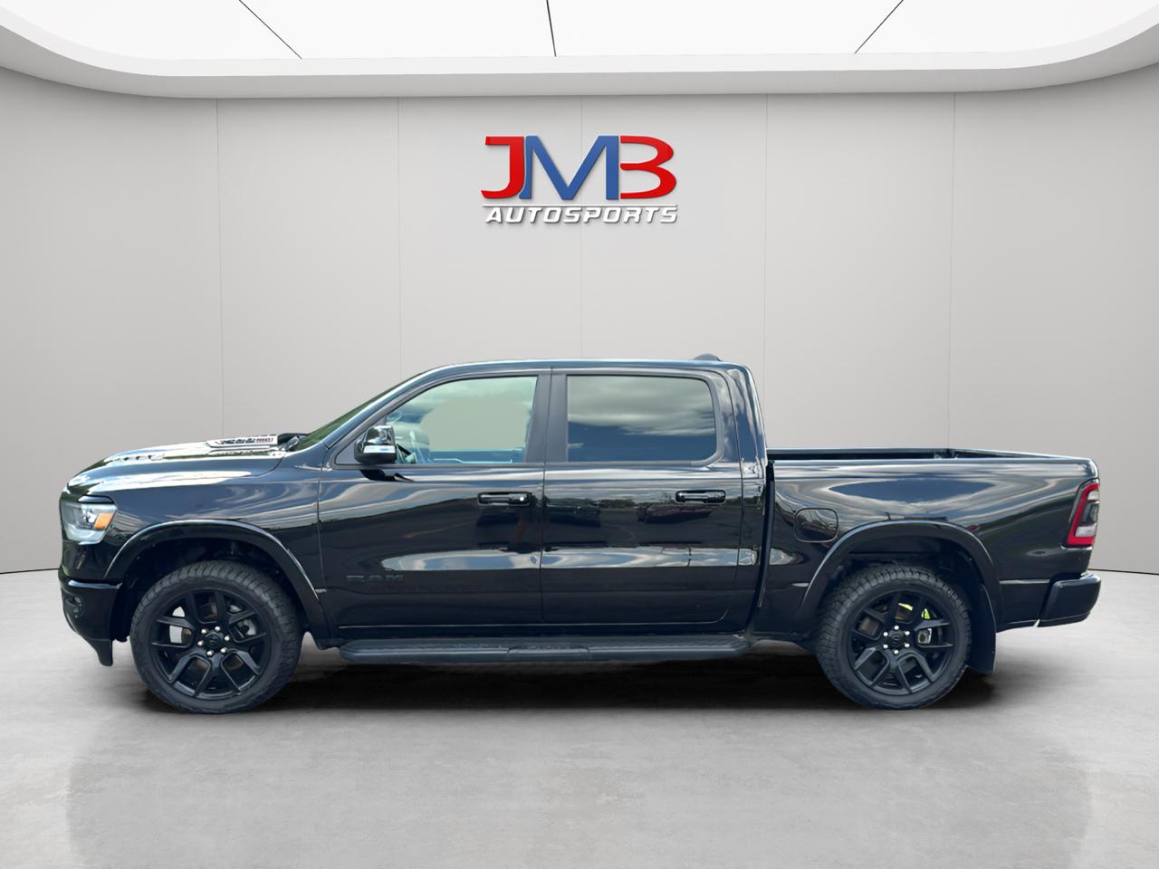 RAM 1500 Laramie Crew Cab SWB 4WD 2022