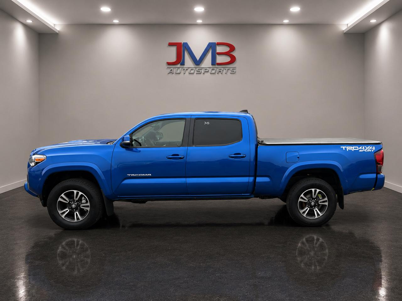 Toyota Tacoma  2018