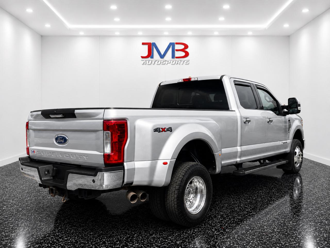 Ford F-350 SD Lariat Crew Cab LWB DRW 4WD 2017
