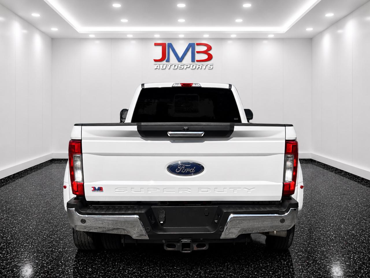 Ford F-350 SD XLT Crew Cab Long Bed DRW 4WD 2019