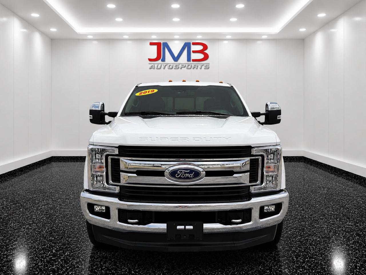 Ford F-350 SD XLT Crew Cab Long Bed DRW 4WD 2019
