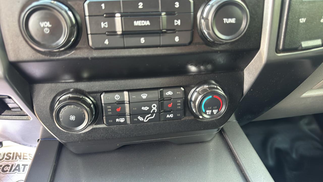 Ford F-350 SD XLT Crew Cab Long Bed DRW 4WD 2019