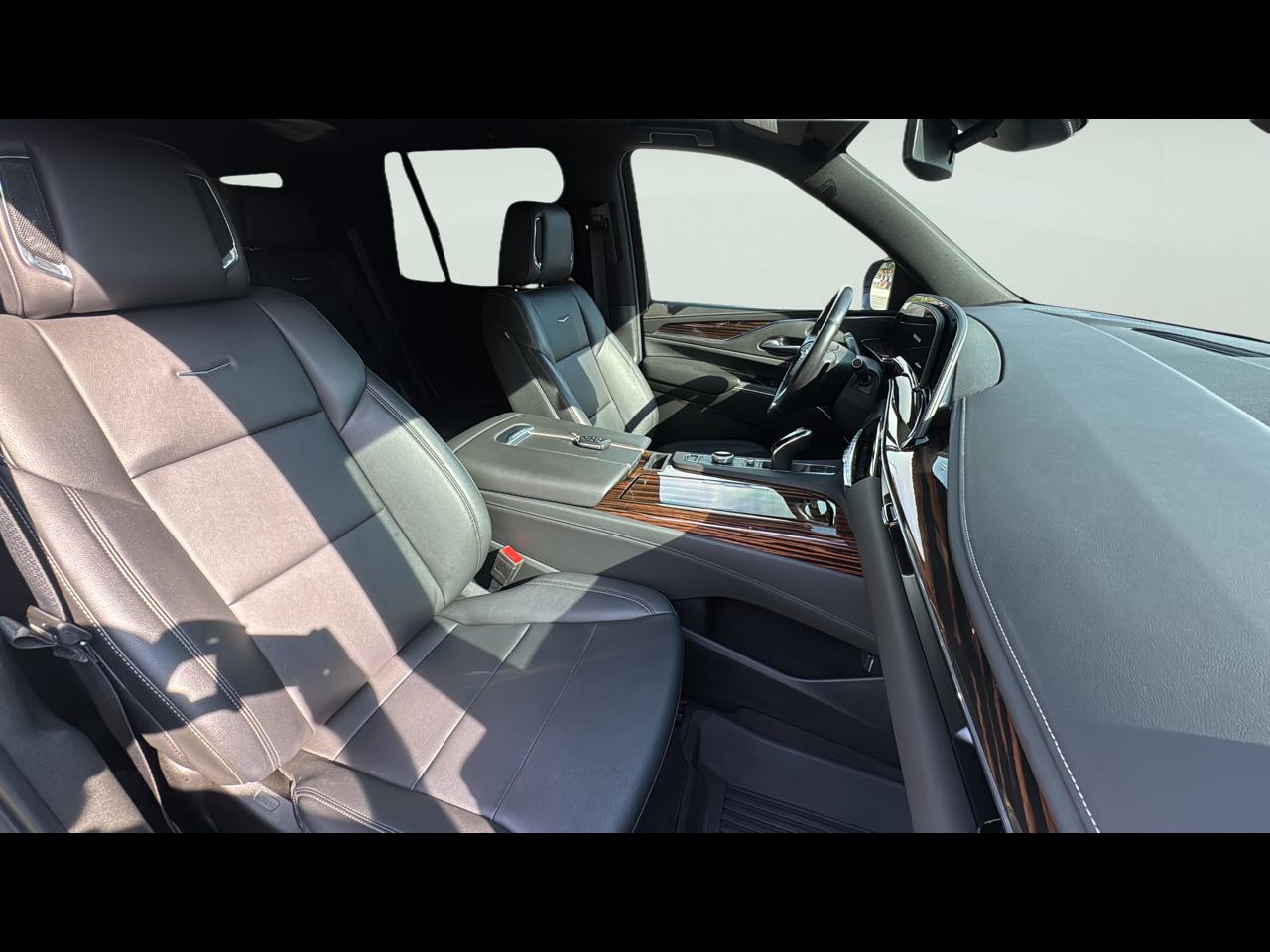 Cadillac Escalade Luxury 4WD 2024