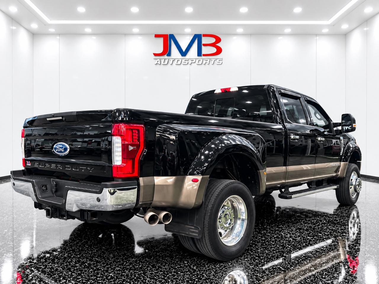 Ford F-450 SD Lariat Crew Cab DRW 4WD 2017