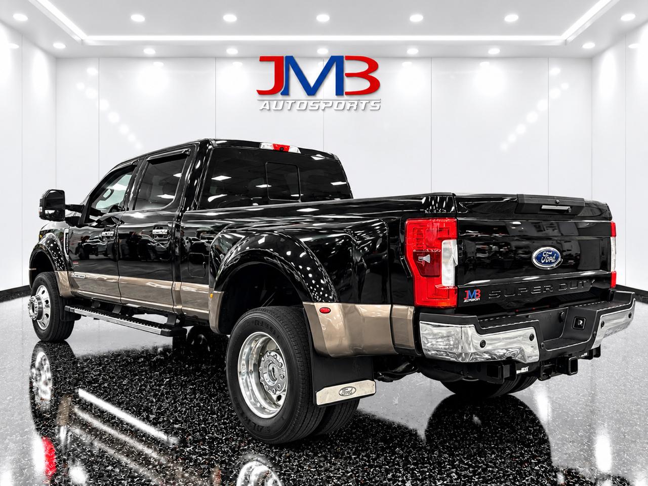 Ford F-450 SD Lariat Crew Cab DRW 4WD 2017