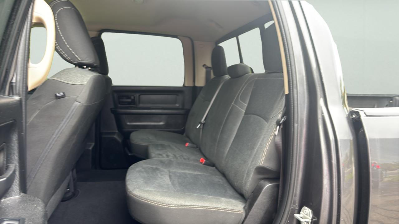 RAM 3500 Tradesman Crew Cab 4WD 2020