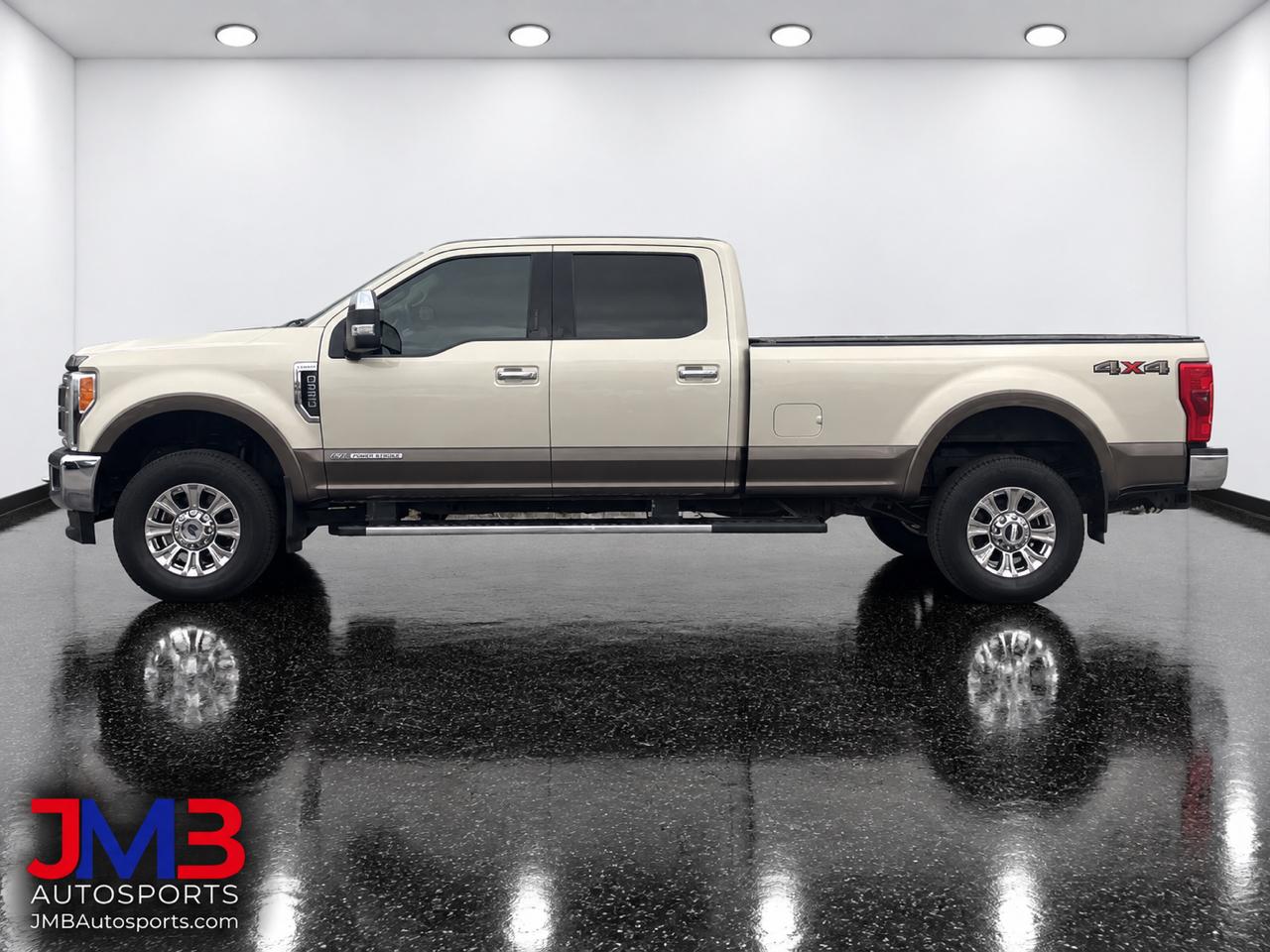 Ford Super Duty F-350 SRW Lariat 4WD Crew Cab 8' Box 2017