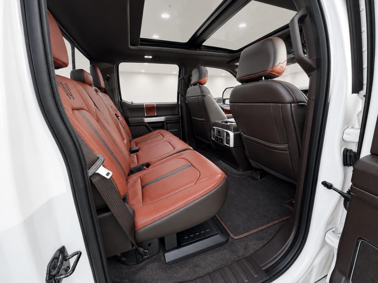 Ford Super Duty F-350 SRW King Ranch 4WD Crew Cab 8' Box 2018