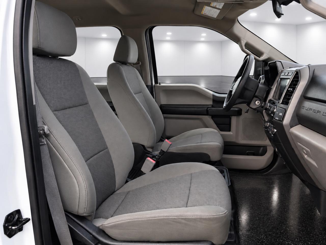 Ford Super Duty F-250 SRW XL 4WD Crew Cab 8' Box 2019