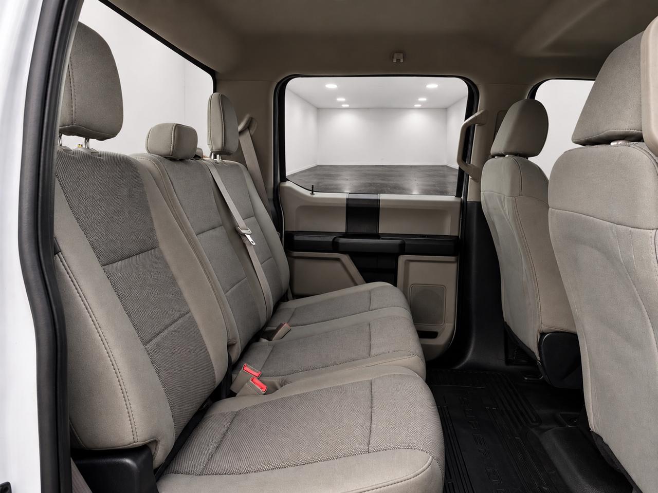 Ford Super Duty F-250 SRW XL 4WD Crew Cab 8' Box 2019