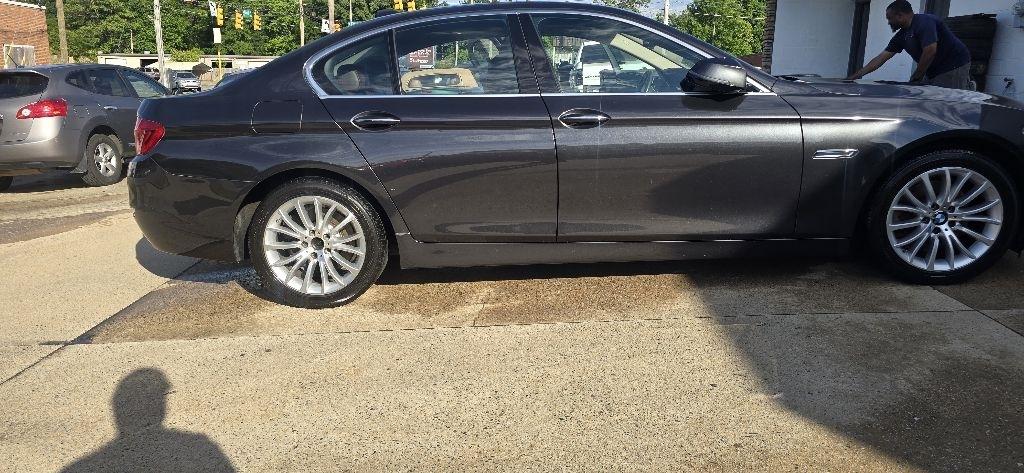 BMW 5-Series 528i 2016