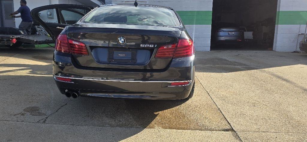 BMW 5-Series 528i 2016