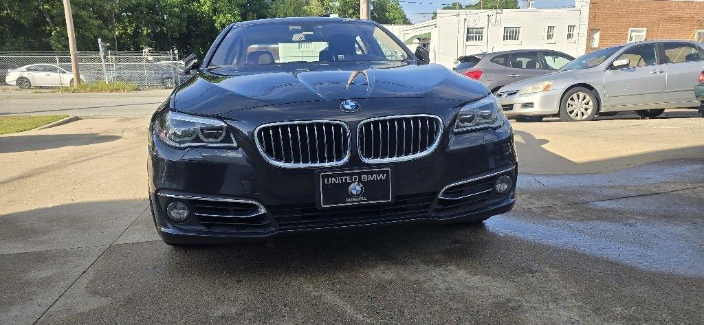 BMW 5-Series 528i 2016