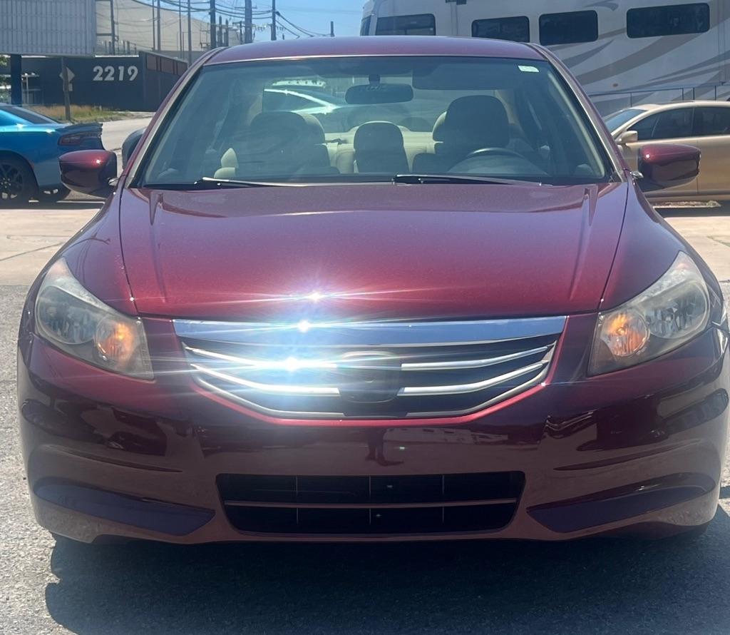 Honda Accord LX sedan AT 2012
