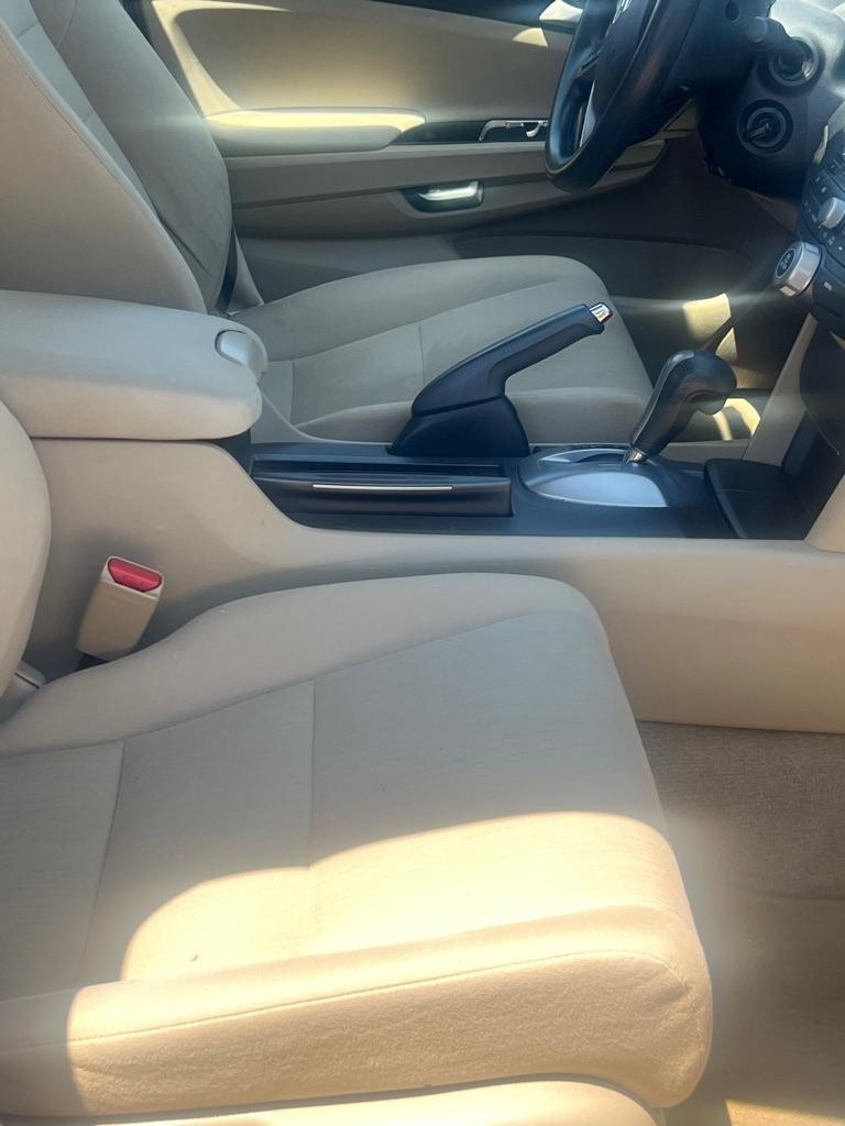 Honda Accord LX sedan AT 2012