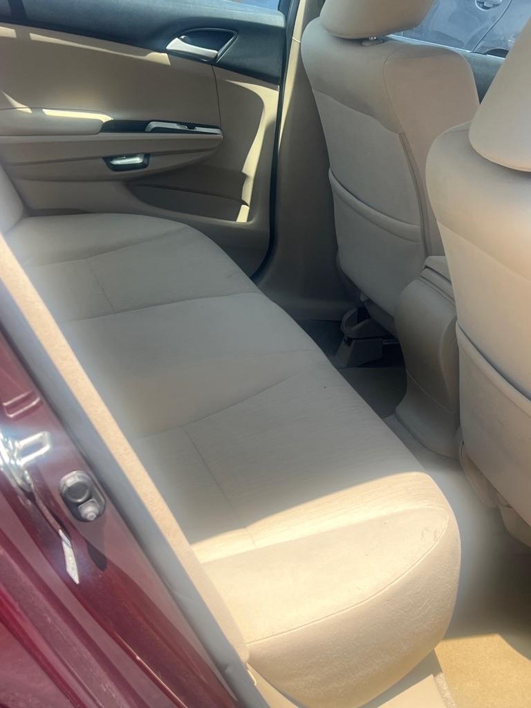 Honda Accord LX sedan AT 2012