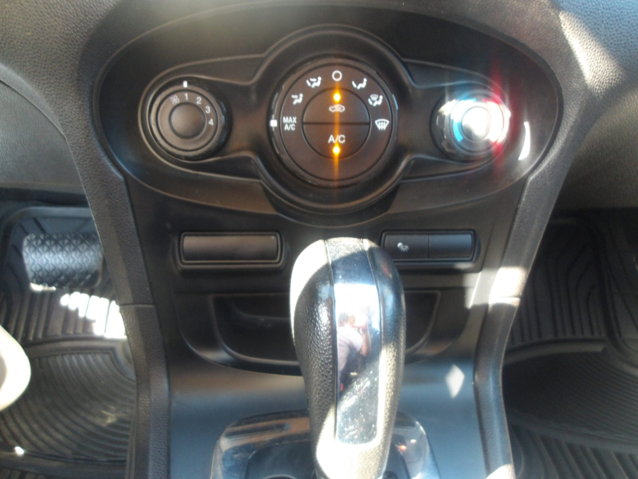 Ford Fiesta 5dr HB SES 2011