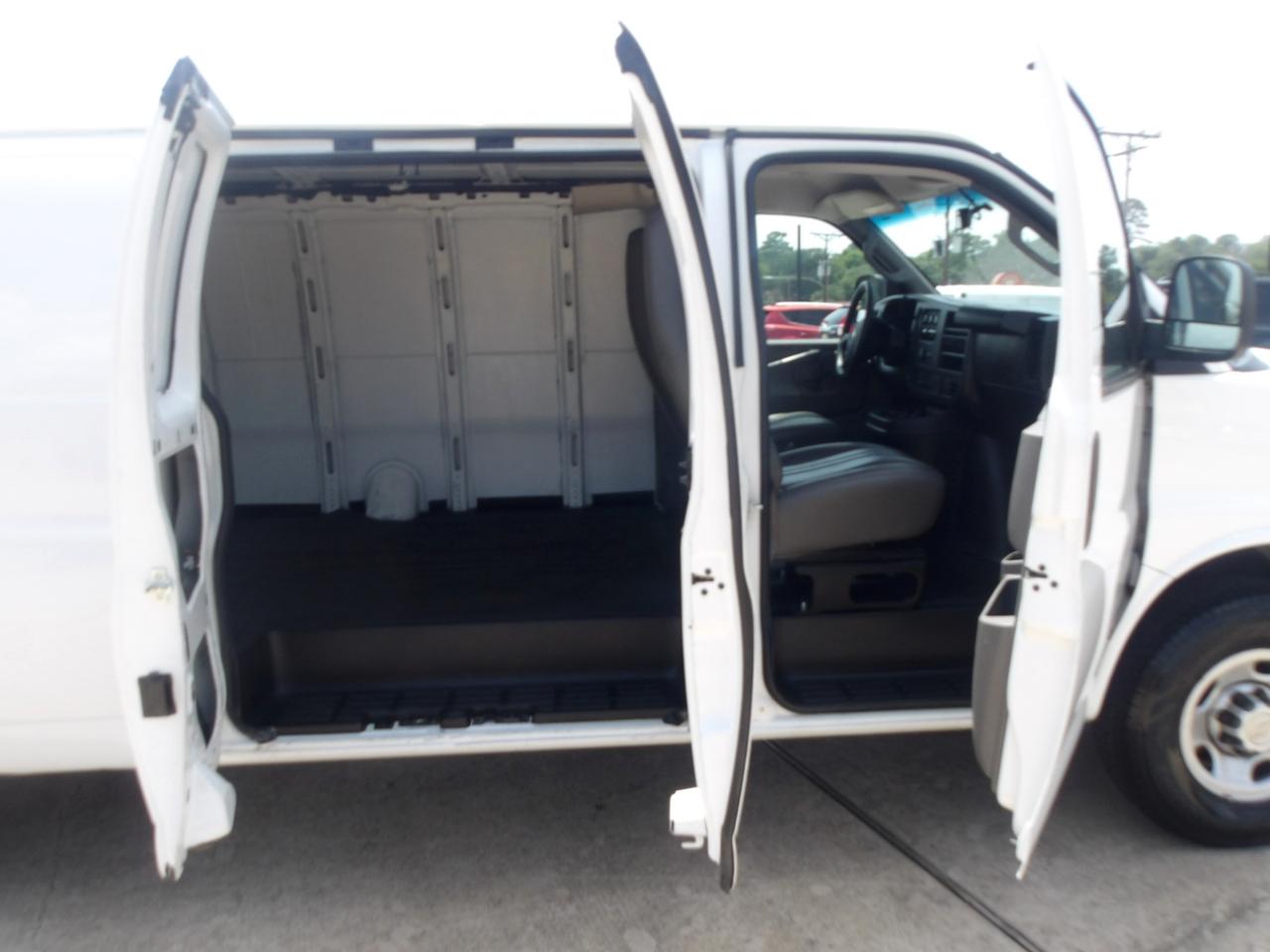 Chevrolet Express Cargo Van RWD 2500 155" 2020