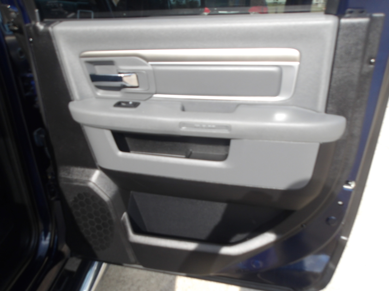 RAM 1500 2WD Crew Cab 140.5" Lone Star 2014