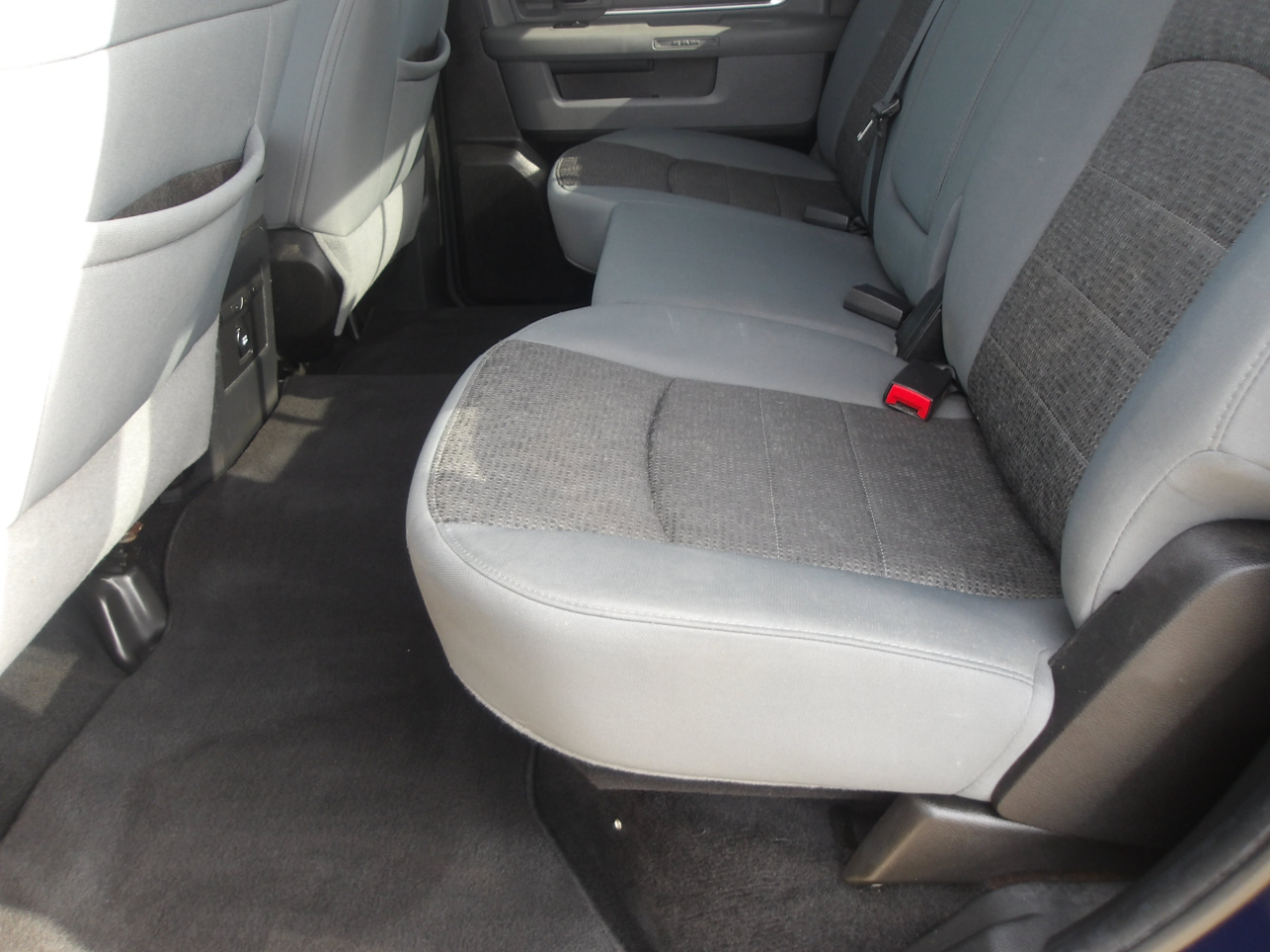 RAM 1500 2WD Crew Cab 140.5" Lone Star 2014