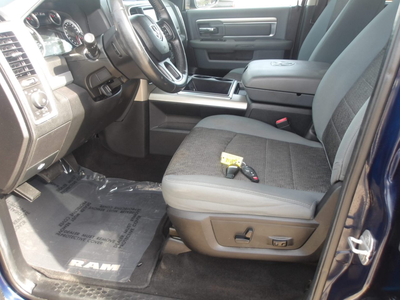 RAM 1500 2WD Crew Cab 140.5" Lone Star 2014