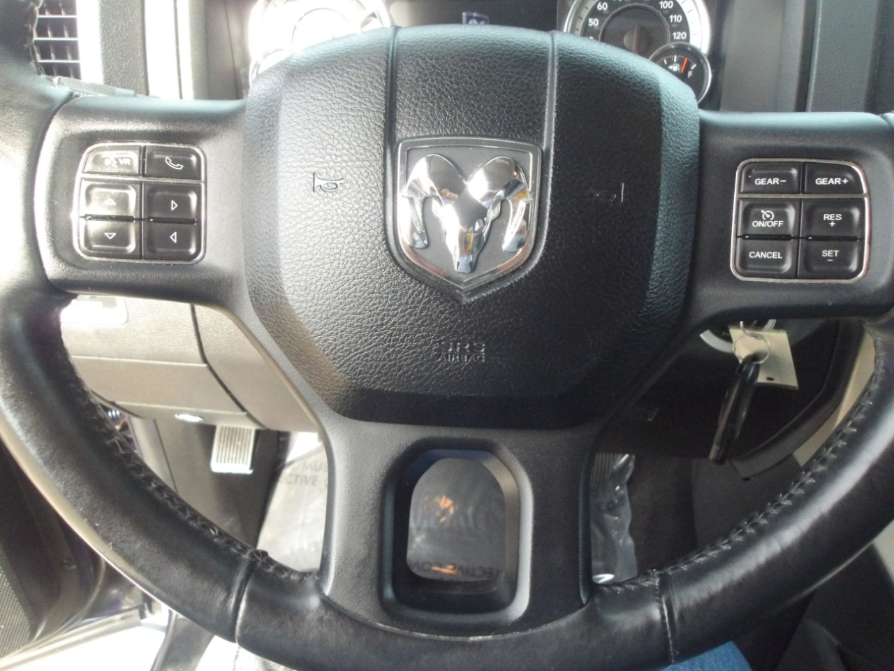 RAM 1500 2WD Crew Cab 140.5" Lone Star 2014