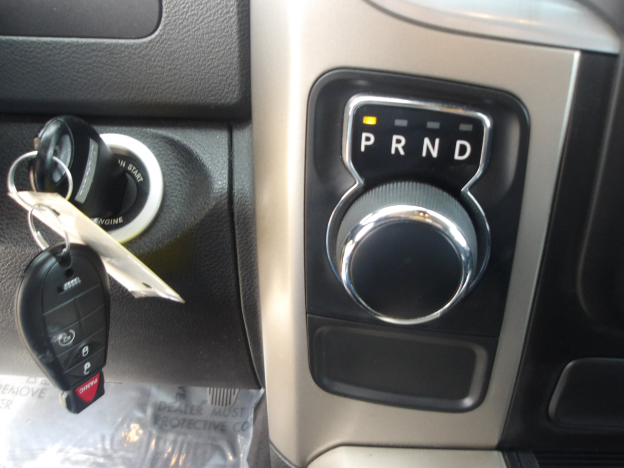 RAM 1500 2WD Crew Cab 140.5" Lone Star 2014