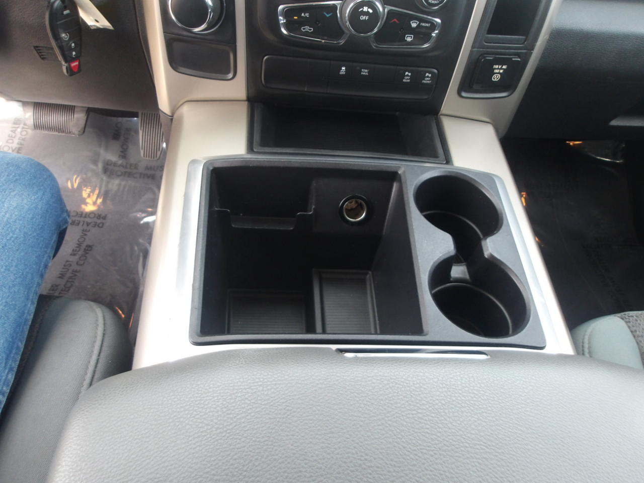 RAM 1500 2WD Crew Cab 140.5" Lone Star 2014