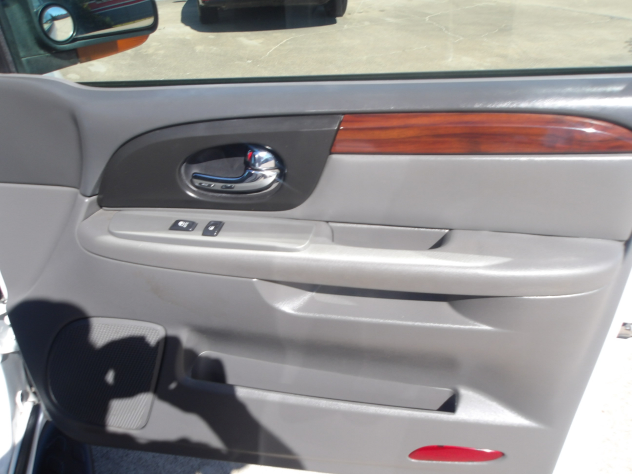 GMC Envoy 4dr 2WD SLT 2004 GMC Envoy 4dr 2WD SLT 2004