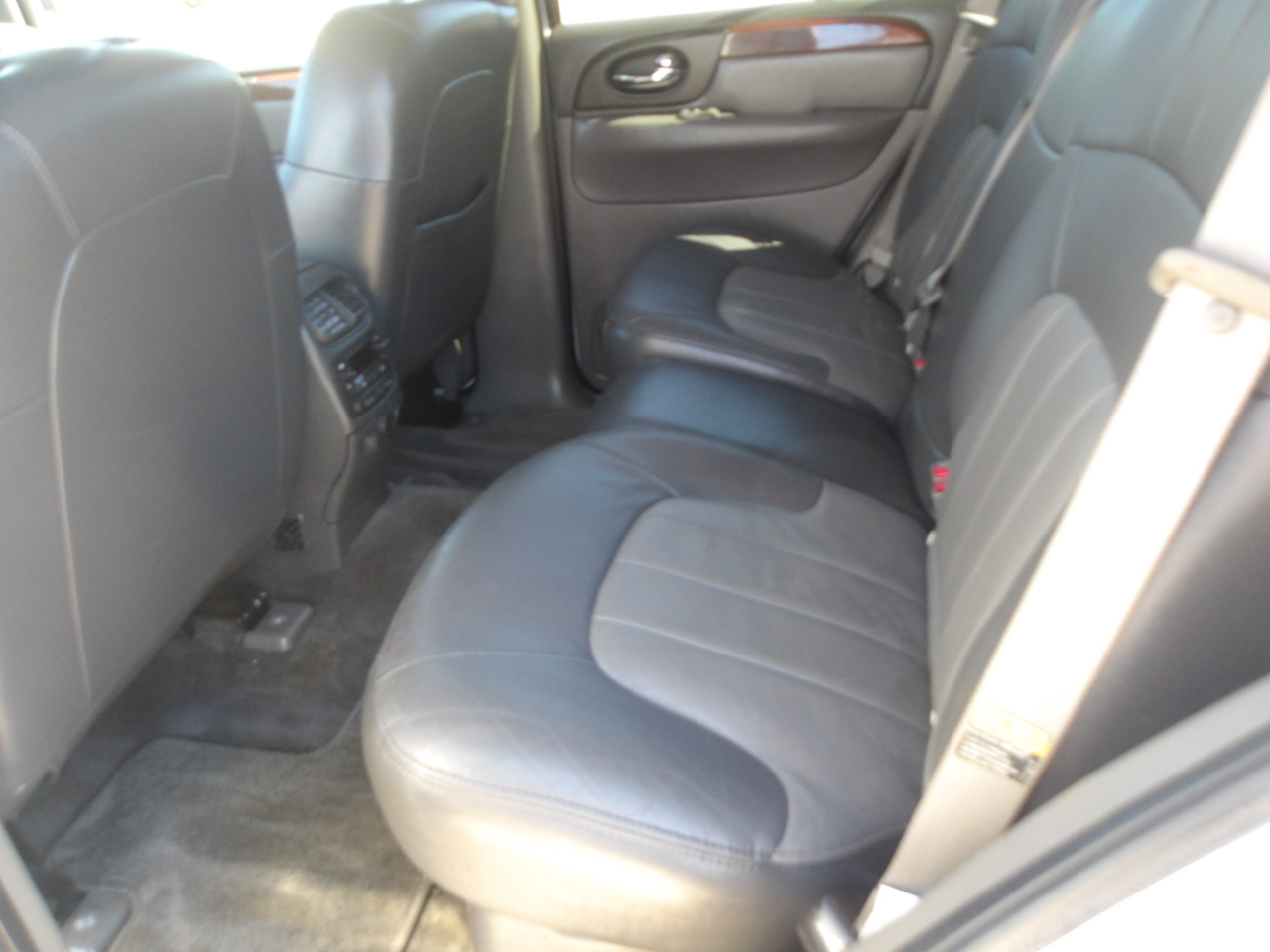 GMC Envoy 4dr 2WD SLT 2004 GMC Envoy 4dr 2WD SLT 2004