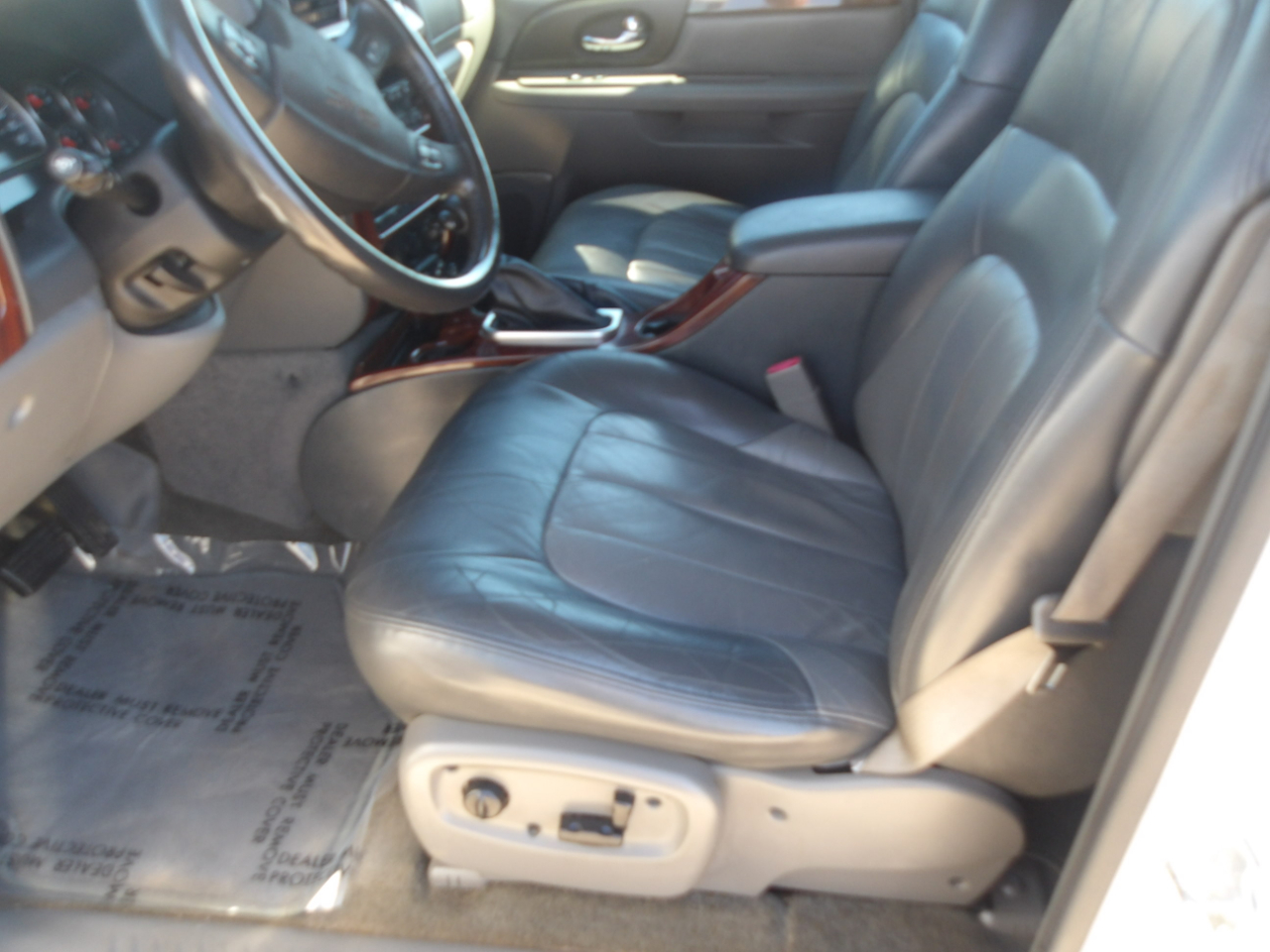 GMC Envoy 4dr 2WD SLT 2004 GMC Envoy 4dr 2WD SLT 2004