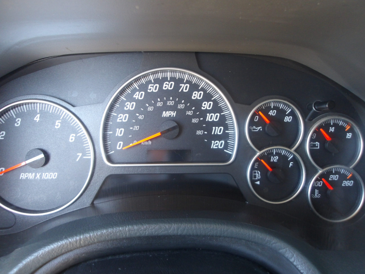 GMC Envoy 4dr 2WD SLT 2004 GMC Envoy 4dr 2WD SLT 2004