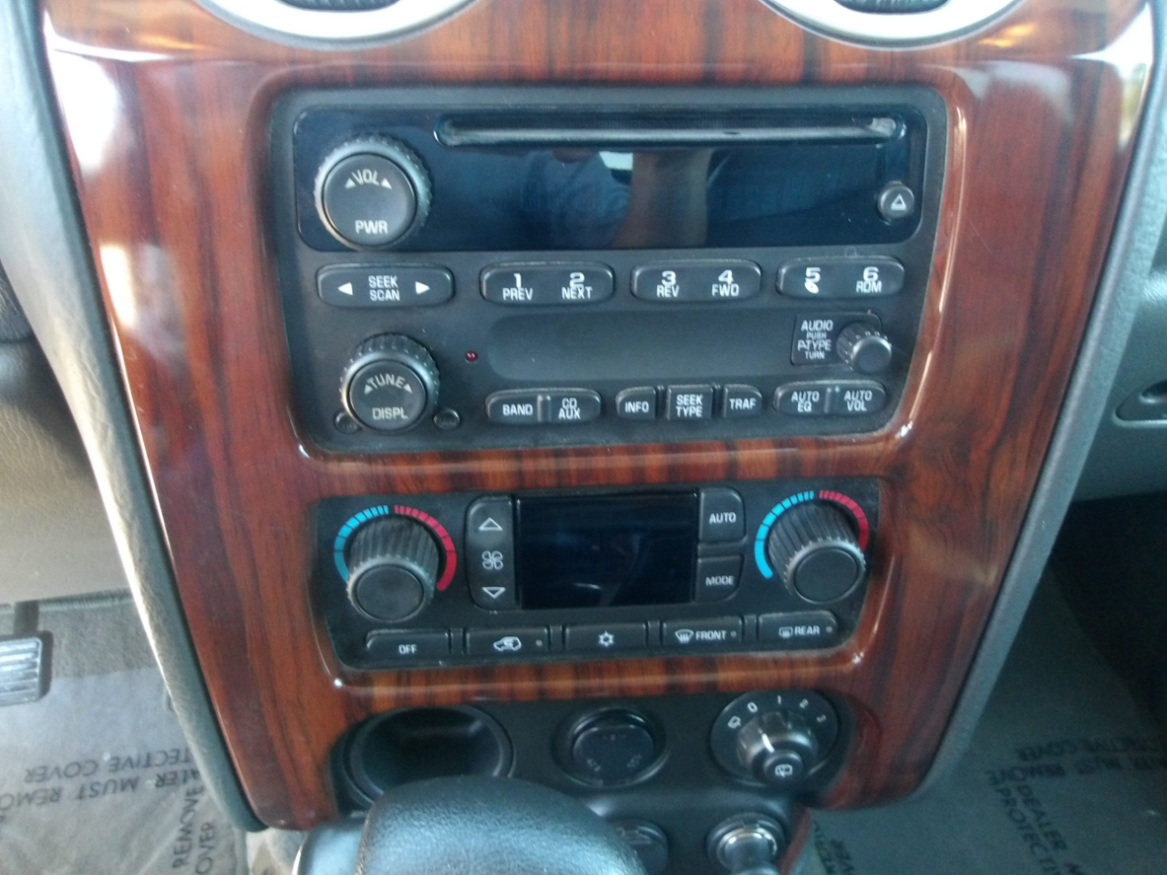 GMC Envoy 4dr 2WD SLT 2004 GMC Envoy 4dr 2WD SLT 2004