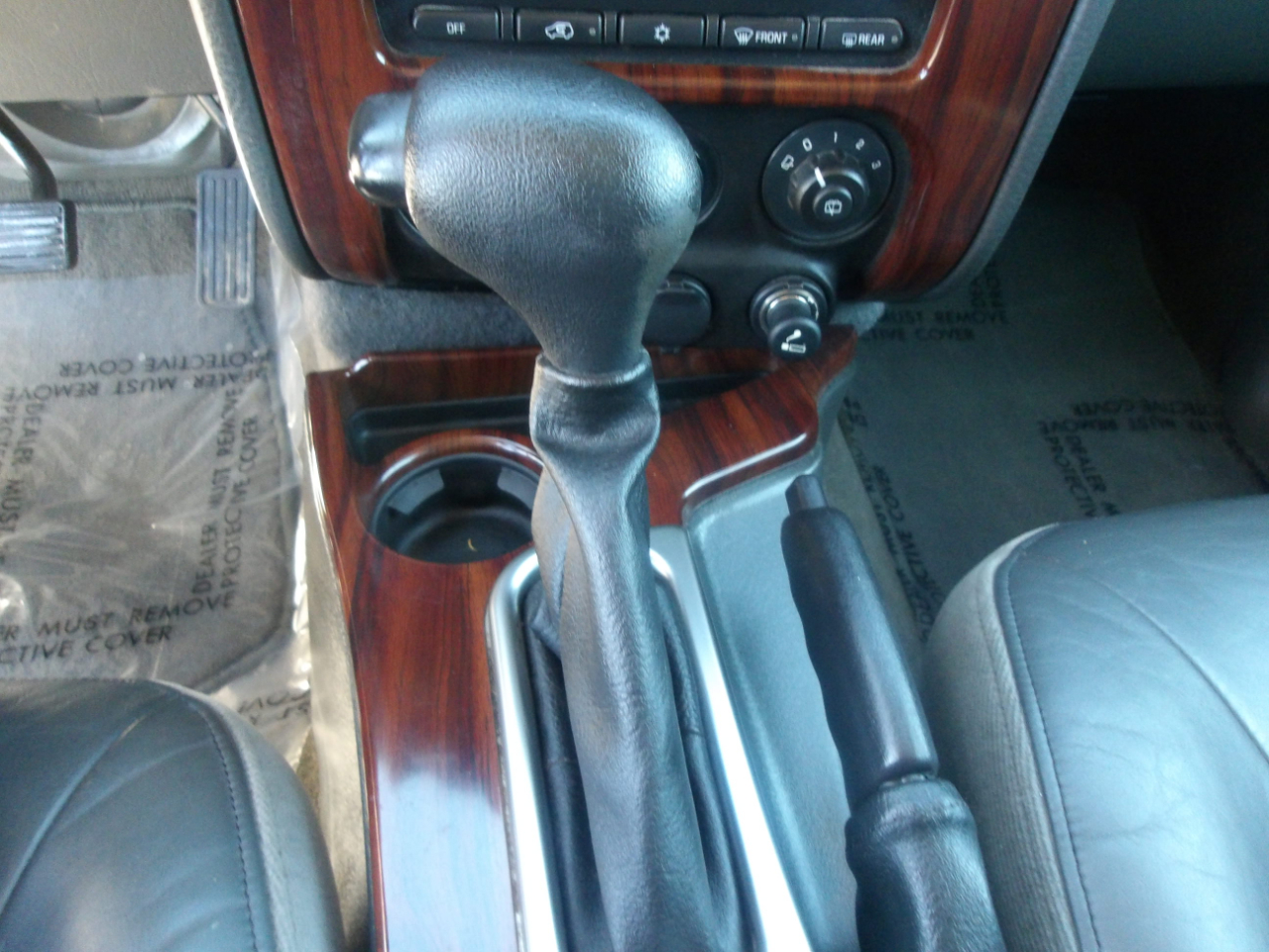 GMC Envoy 4dr 2WD SLT 2004 GMC Envoy 4dr 2WD SLT 2004