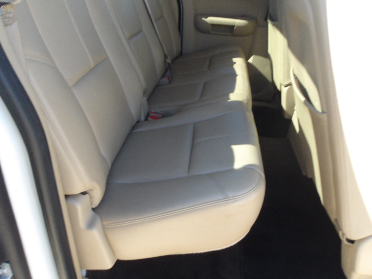 Chevrolet Silverado 1500 4WD Ext Cab 143.5" LT 2011