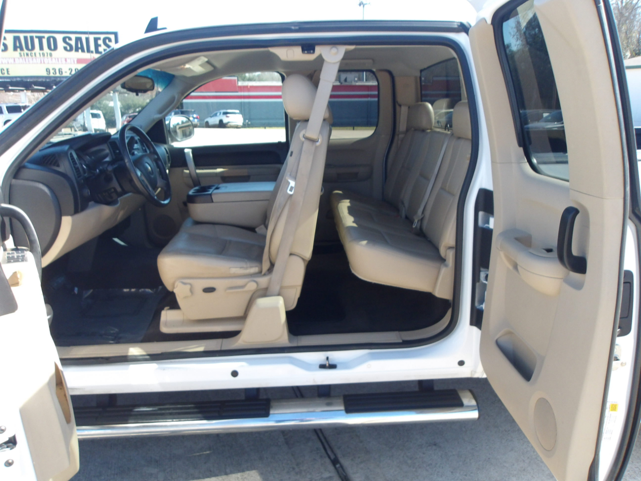 Chevrolet Silverado 1500 4WD Ext Cab 143.5" LT 2011