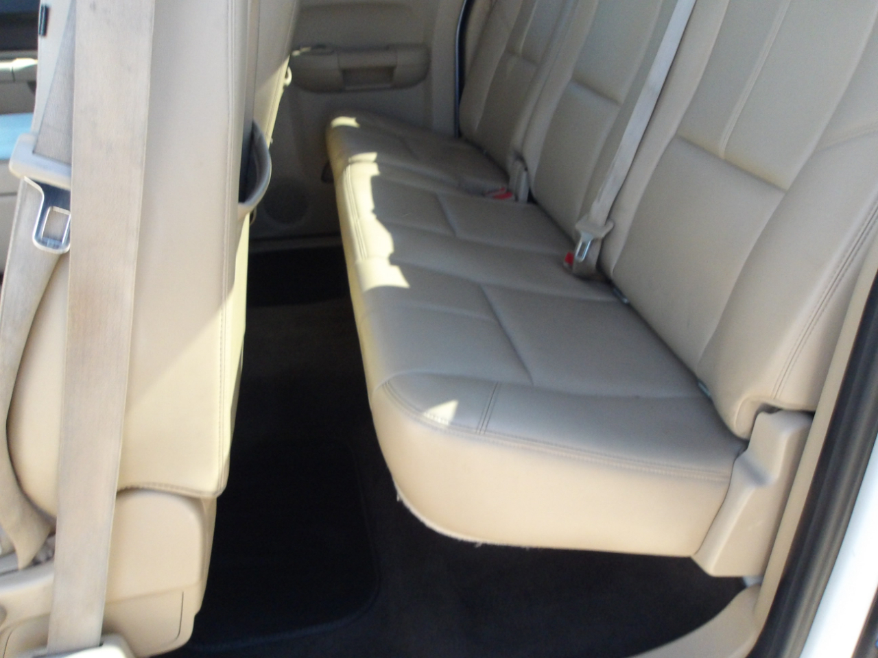 Chevrolet Silverado 1500 4WD Ext Cab 143.5" LT 2011