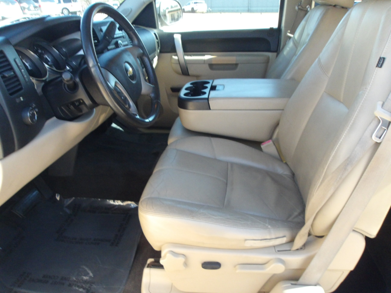 Chevrolet Silverado 1500 4WD Ext Cab 143.5" LT 2011