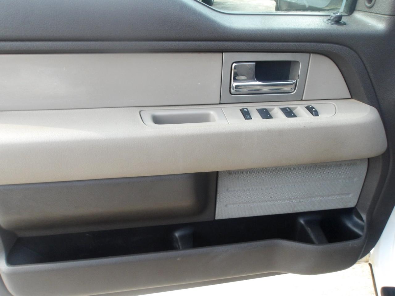 Ford F-150 2WD SuperCab 145" XL 2009