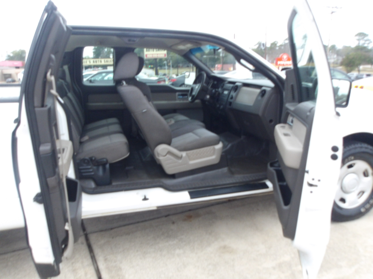 Ford F-150 2WD SuperCab 145" XL 2009