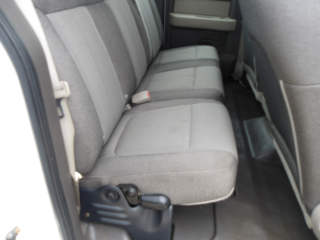 Ford F-150 2WD SuperCab 145" XL 2009