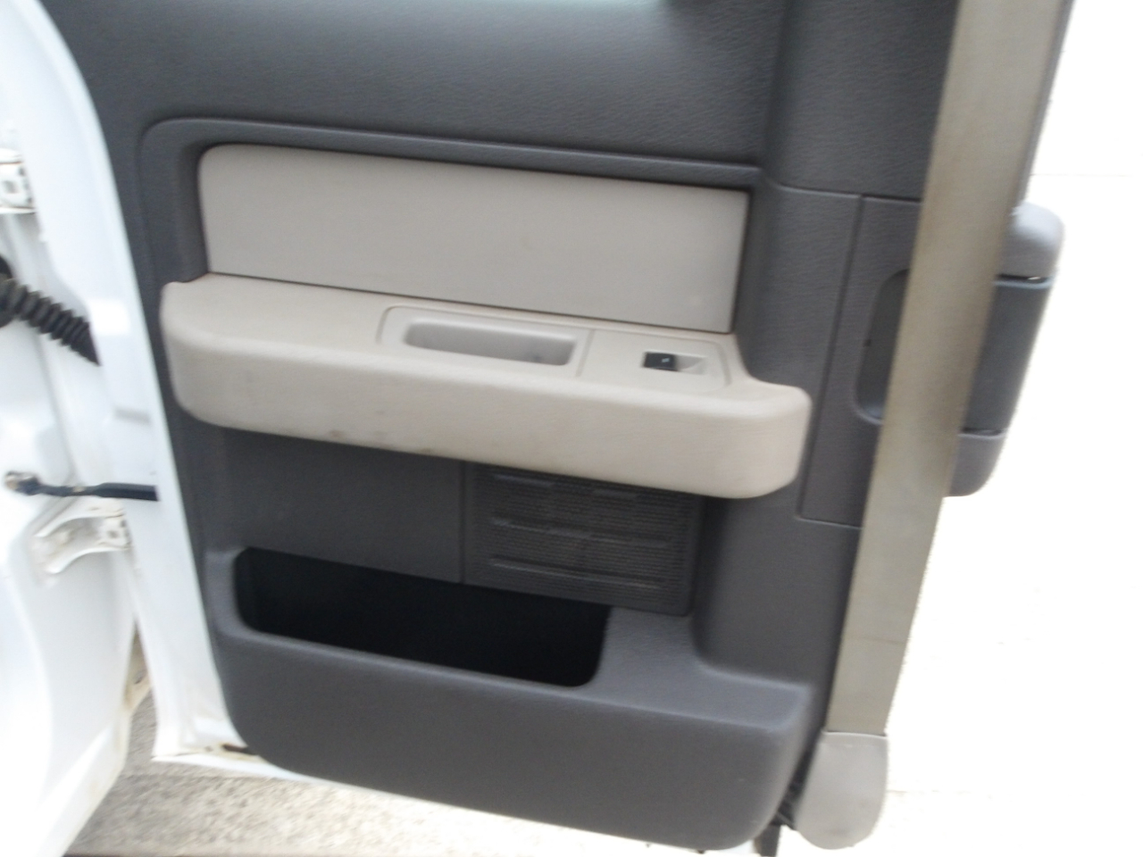 Ford F-150 2WD SuperCab 145" XL 2009