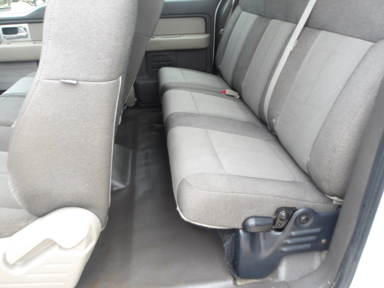 Ford F-150 2WD SuperCab 145" XL 2009