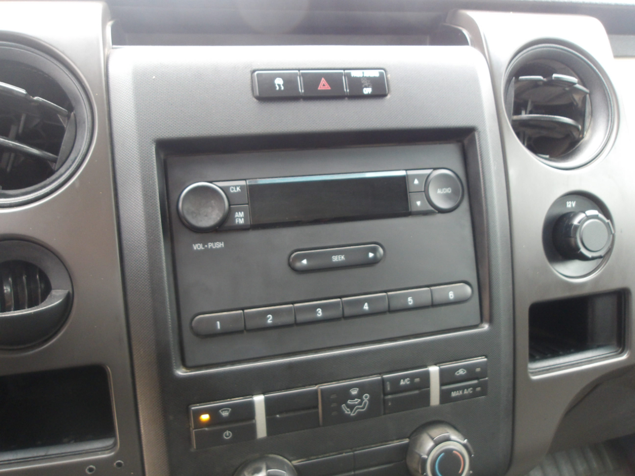 Ford F-150 2WD SuperCab 145" XL 2009