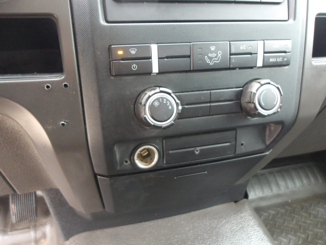 Ford F-150 2WD SuperCab 145" XL 2009