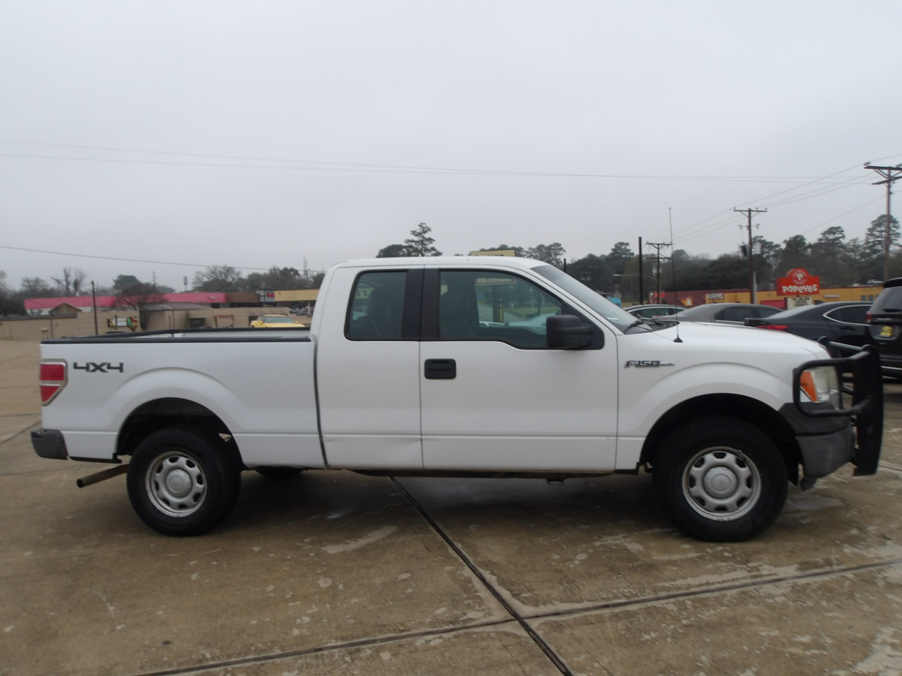 Ford F-150 4WD SuperCab 145" XL 2010