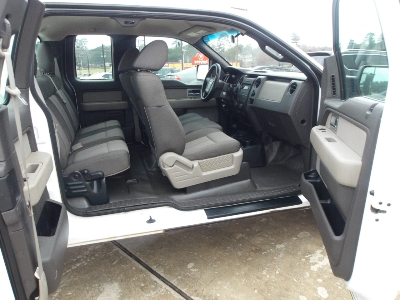 Ford F-150 4WD SuperCab 145" XL 2010