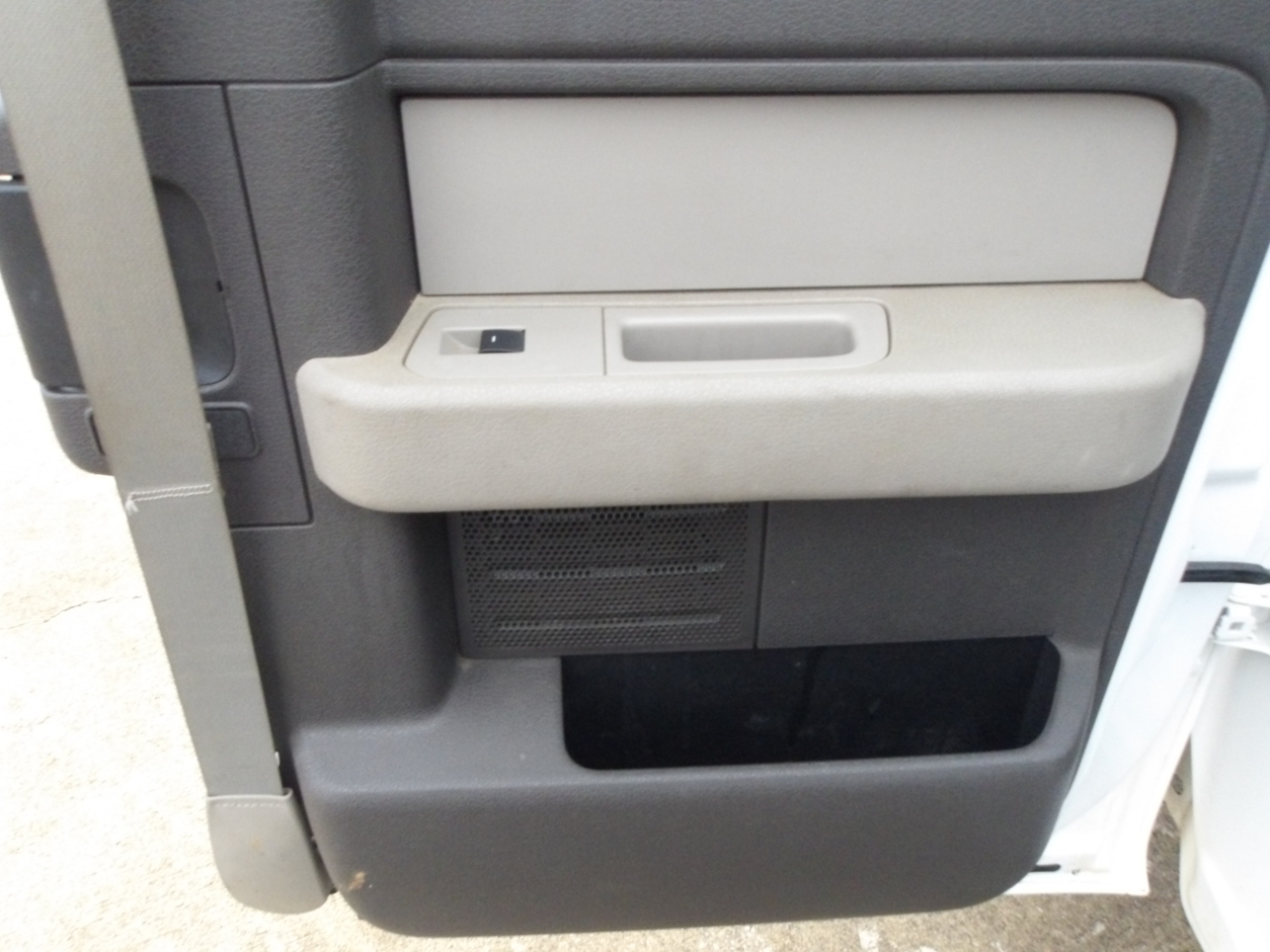 Ford F-150 4WD SuperCab 145" XL 2010