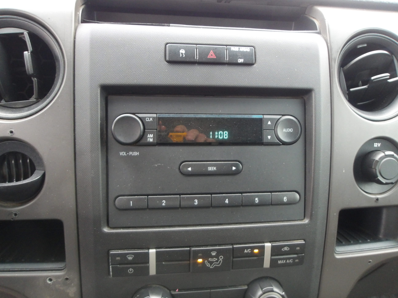 Ford F-150 4WD SuperCab 145" XL 2010